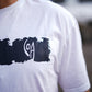 Detalle de la tela y el estampado de la polera Cicatriz blanca