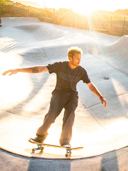 Polera Encierro Negra